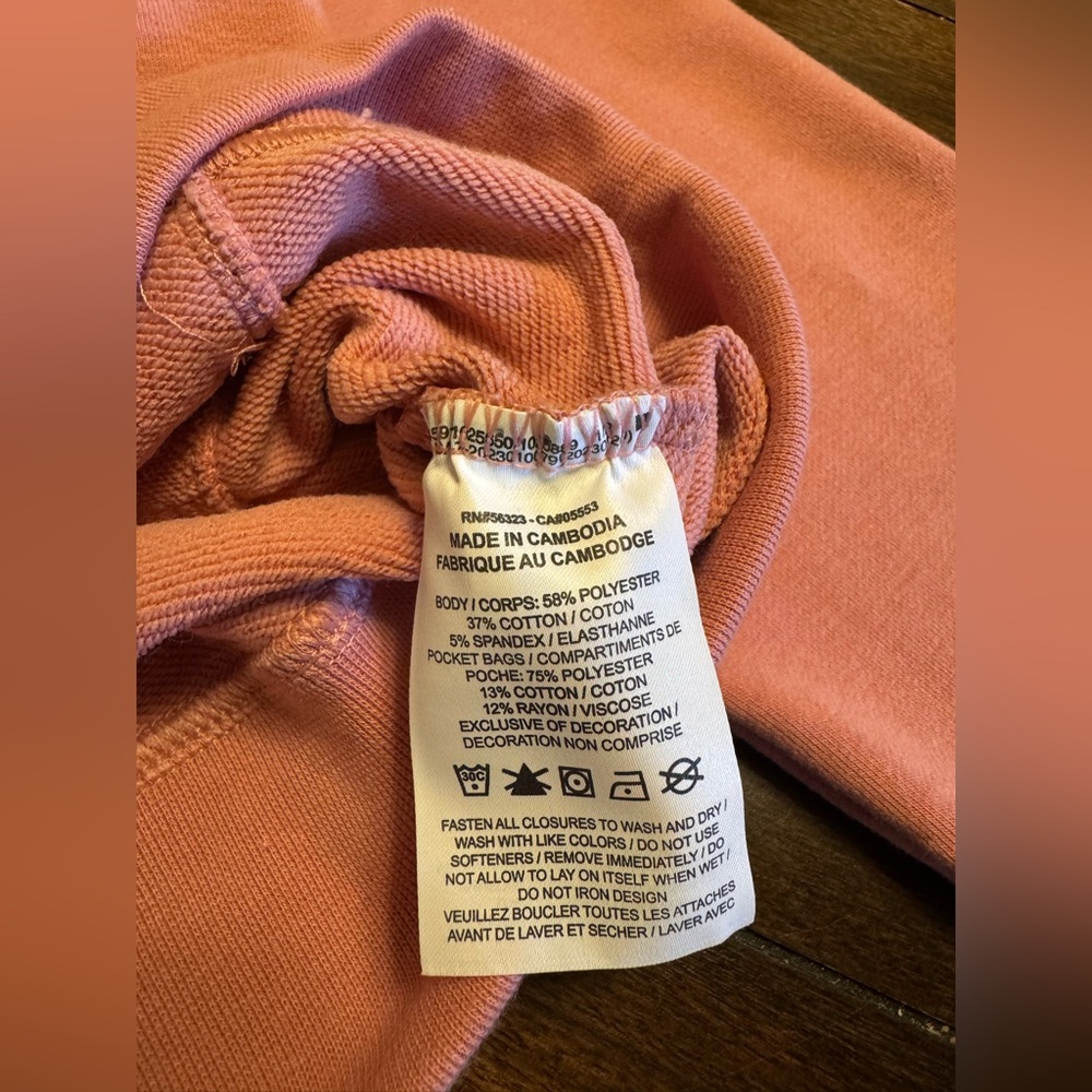 NWT Nike Dri-Fit One Women's Coral Pink Training Sweatshirt FB5198-618 - Picture 13 of 13